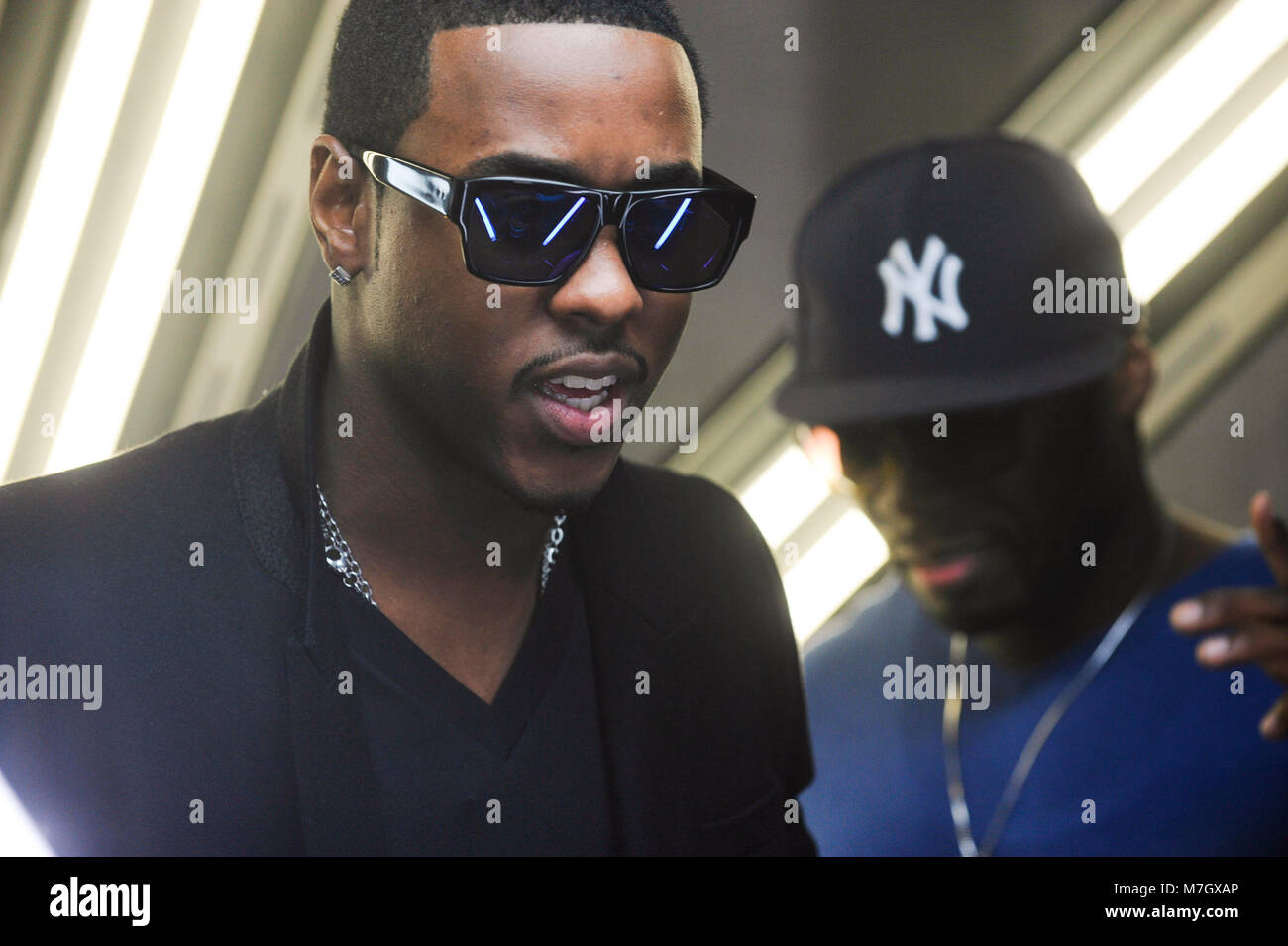 Jeremih und 50 Cent auf - an der Jeremih mit 50 Cent Musik Video für 'Down On Me" am 17. November 2010 gesetzt. Stockfoto