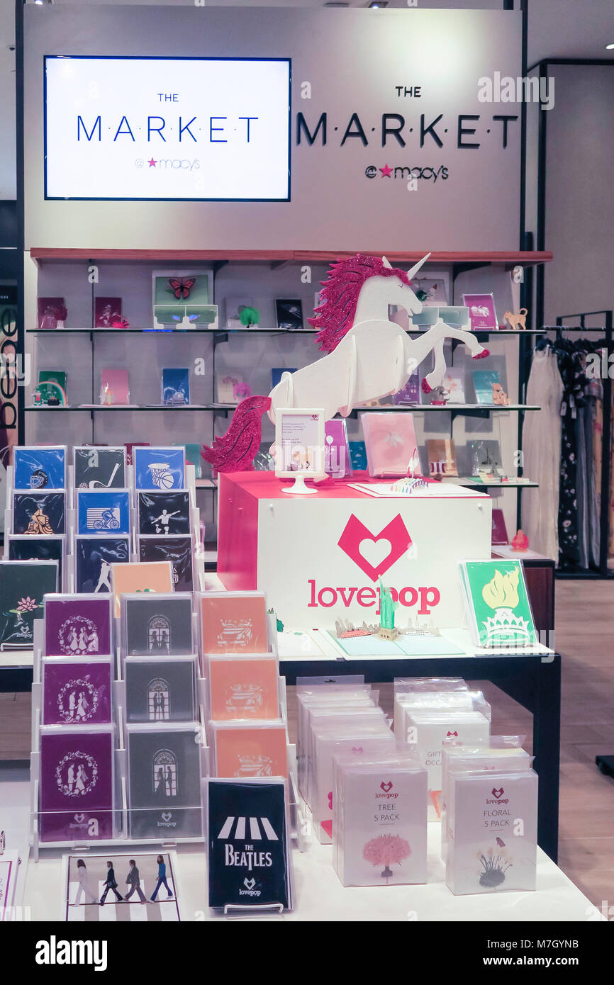 Lovepop Karten auf dem Markt von Macy's Department Store, NEW YORK CITY, USA Stockfoto
