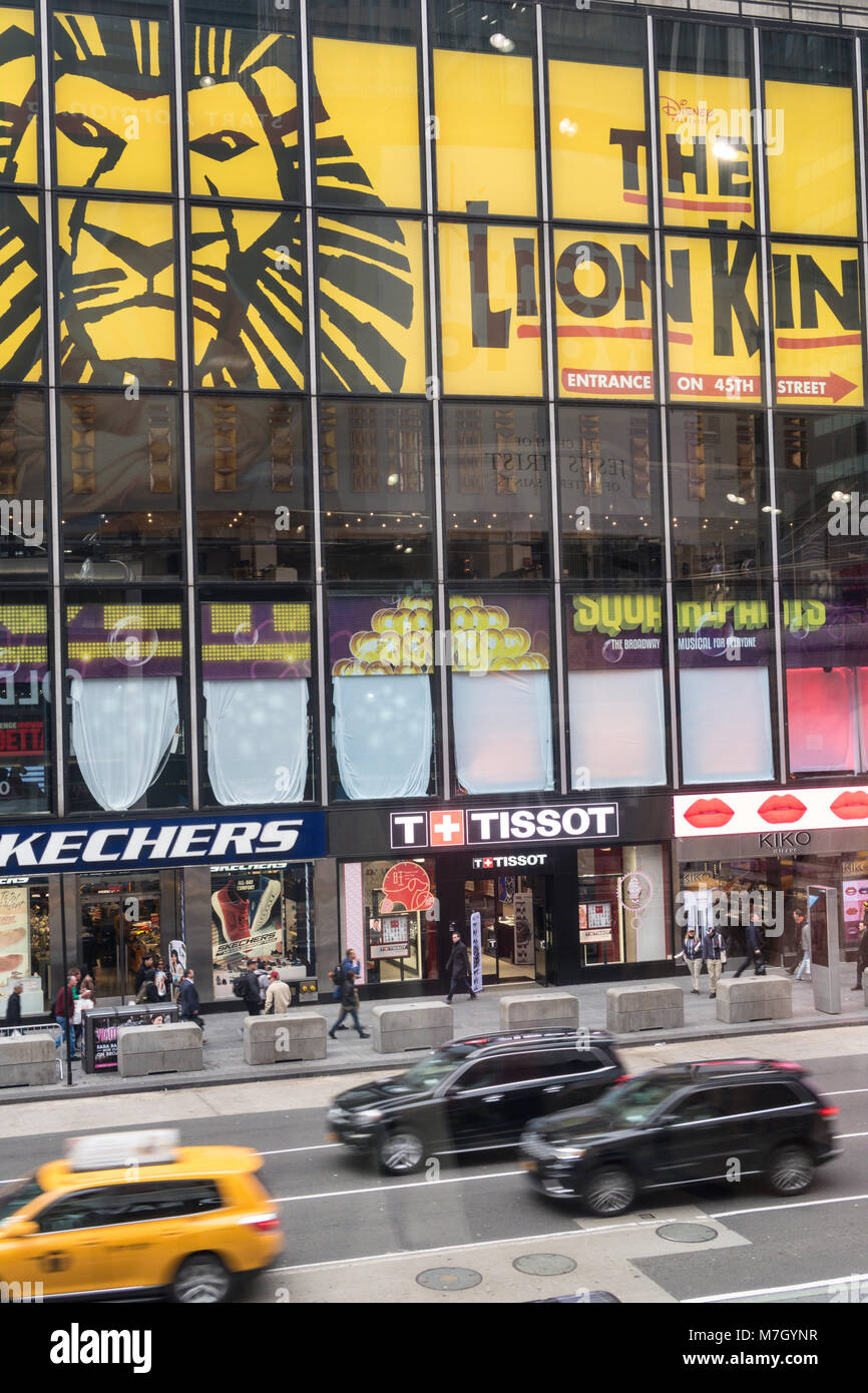 Elektronische Anschlagtafeln Geschäfte Werben und Veranstaltungen im Times Square, New York City, USA Stockfoto