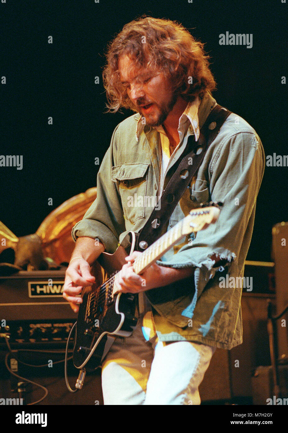 Von PEARL JAM EDDIE VEDDER IN KONZERT IN DER TWEETER CENTER IN MANSFIELD MA USA 8-29 -2000 FOTO BILL BELKNAP Stockfoto
