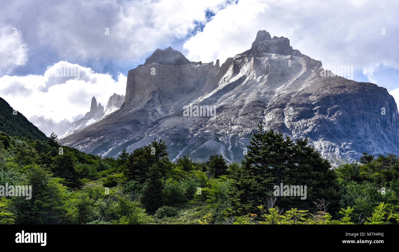 Cuerno Auftraggeber und dem Valle Frances, Torres del Paine Nationalpark. Patagonien, Chile Stockfoto