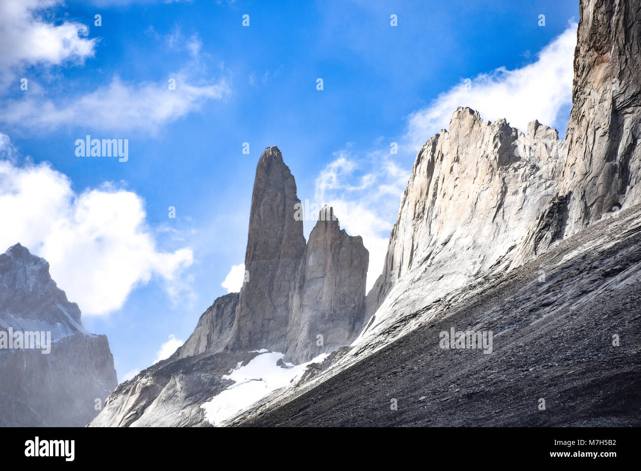 Dramatische Bergspitzen im Torres del Paine Nationalpark, Patagonien, Chile Stockfoto