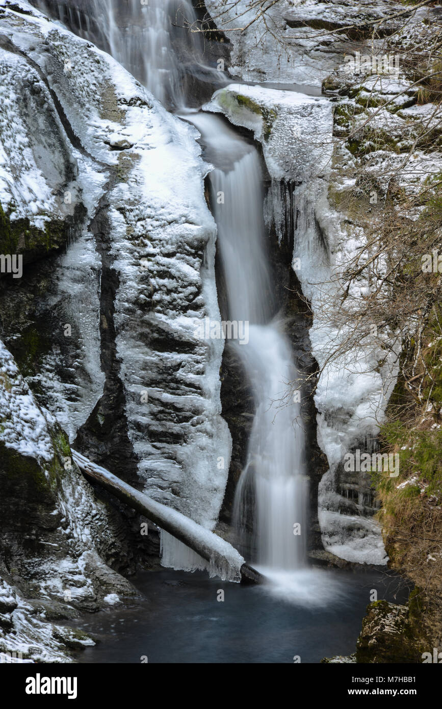 Gefrorener Wasserfall in den Ötschergräben Stockfoto