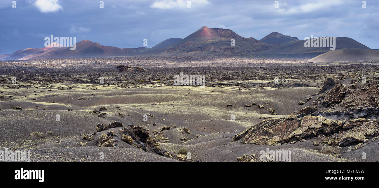 Montana del Fuego de Timanfaya, Feuerberge Timanfaya, Lanzarote, Kanarische Inseln, Spanien. Panoramablick. Stockfoto