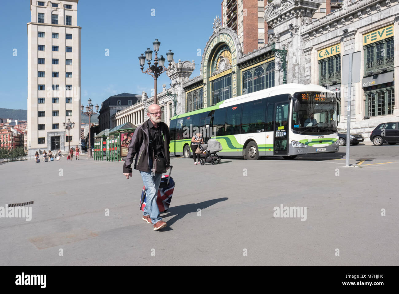 Englisch Tourist in Bilbao vom Bahnhof, Vizcaya, Pais Vasco, Spanien, Stockfoto