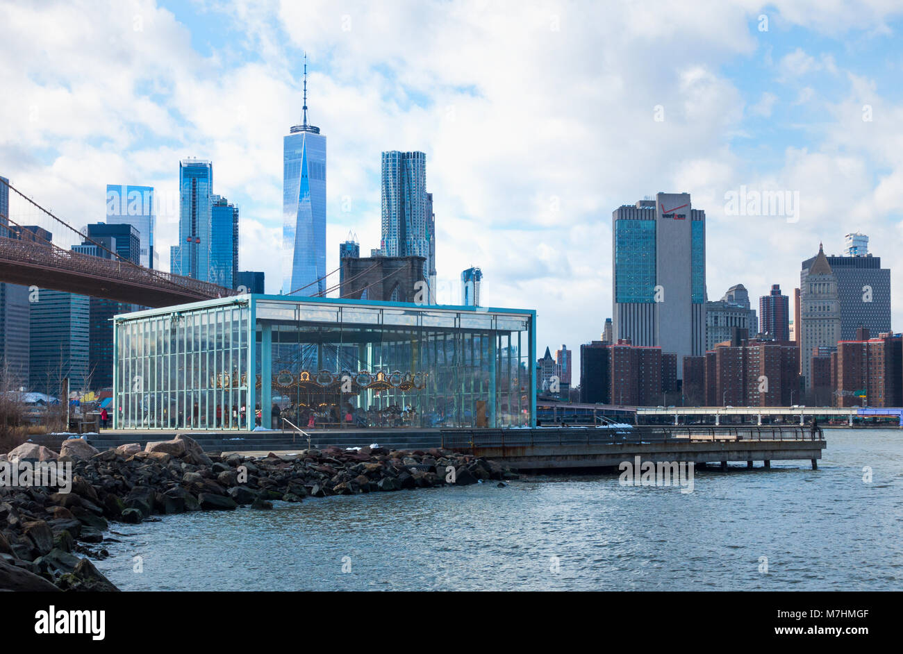 Jane's Karussell in der Nähe des East River in Dumbo, Brooklyn in New York City Stockfoto