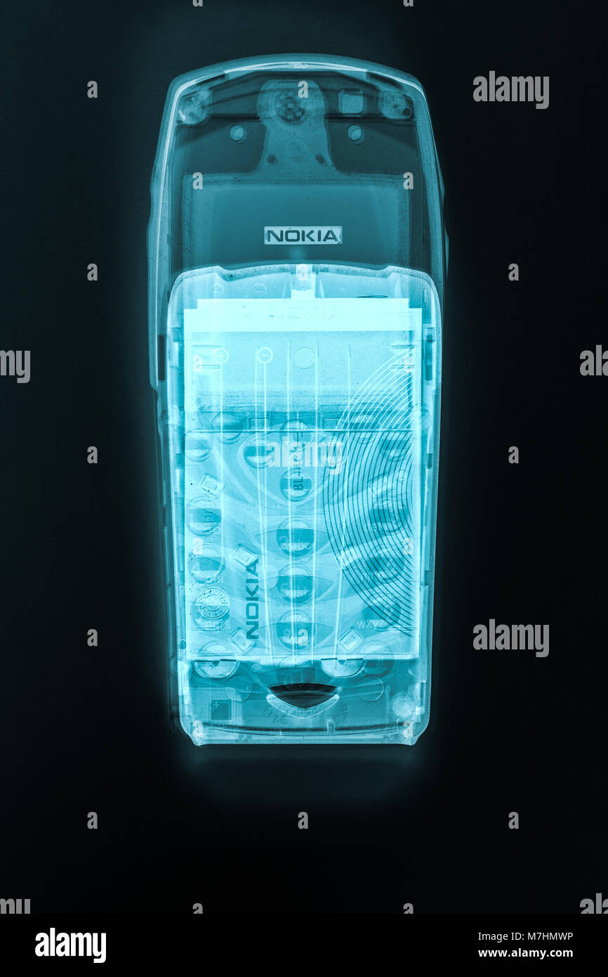 X-Ray Effect auf einem Nokia Mobiltelefon. Stockfoto
