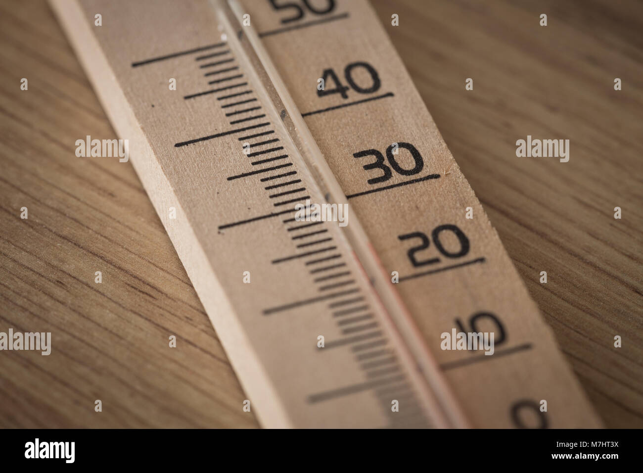 Blick auf das Thermometer Stockfoto
