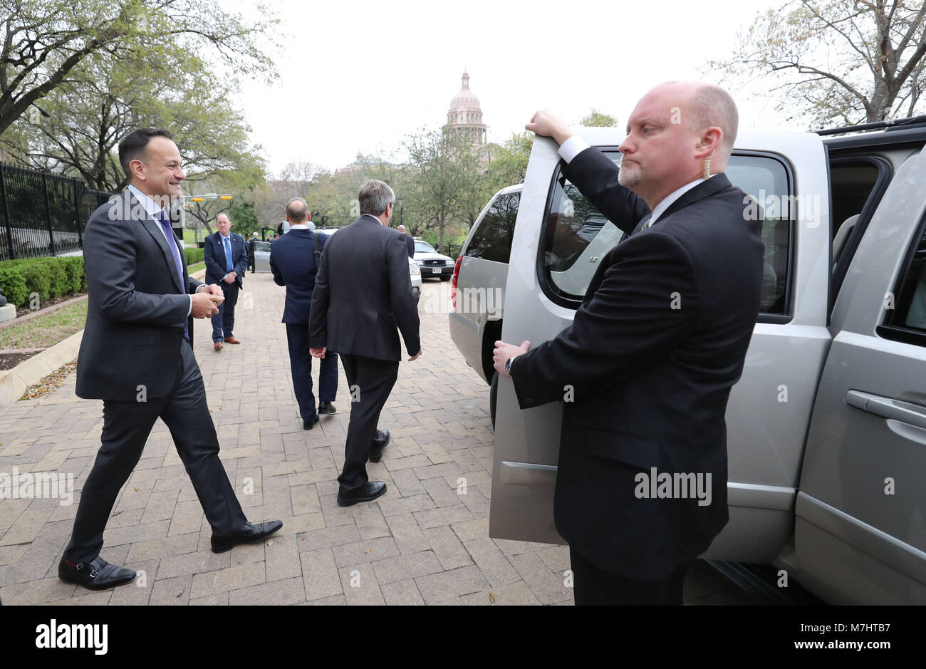 Taoiseach Leo Varadkar Verlassen einer Konferenz withTexas Gouverneur Greg Abbott an der Regler-villa in Austin am Anfang seines einwöchigen Besuchs in den Vereinigten Staaten von Amerika. Stockfoto