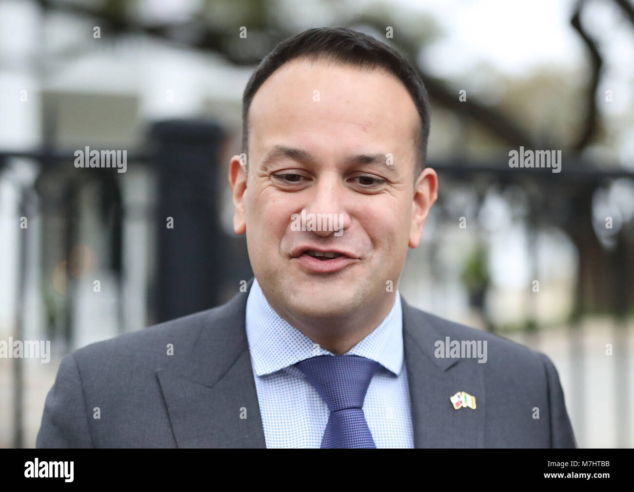 Taoiseach Leo Varadkar im Gespräch mit den Medien nach trifft er Texas Gouverneur Greg Abbott an der Regler-villa in Austin am Anfang seines einwöchigen Besuchs in den Vereinigten Staaten von Amerika. Stockfoto