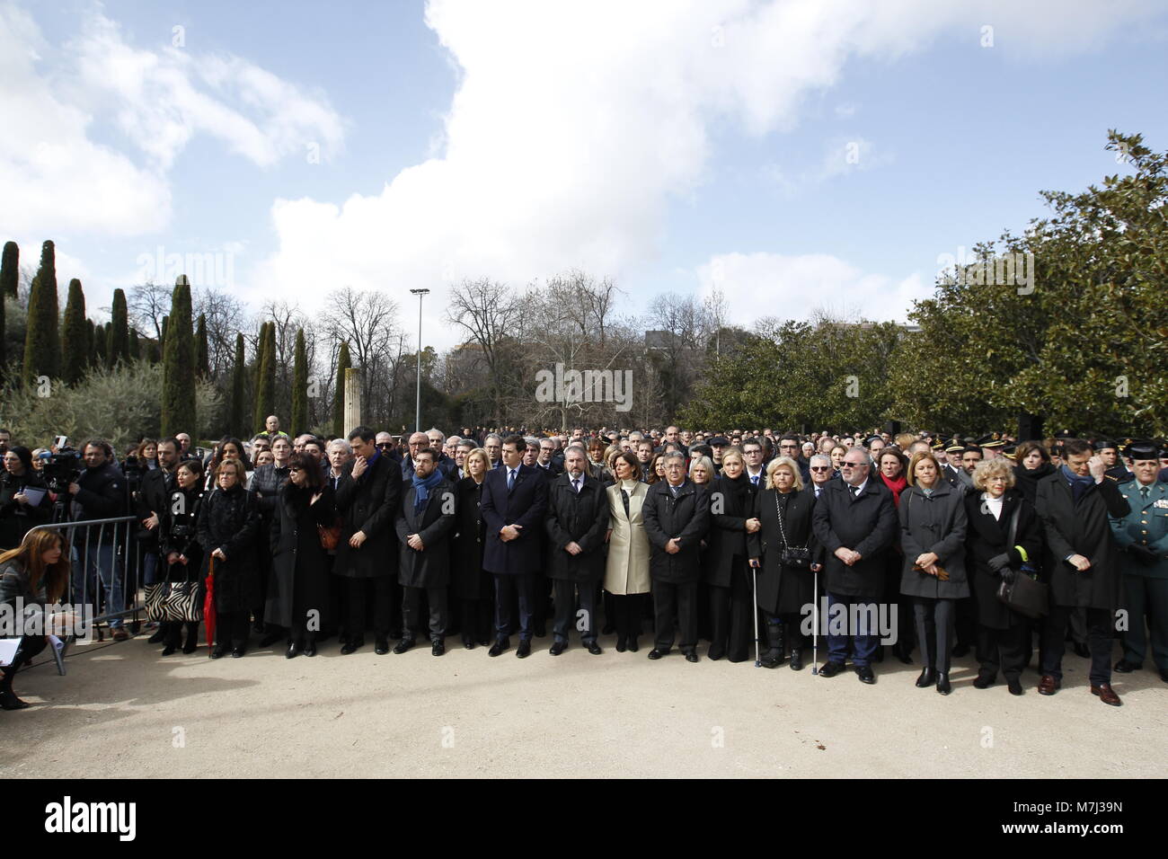 Madrid, Spanien. 11. März 2018. Der Präsident der Gemeinschaft Madrid, Cristina Cifuentes, Politiker Juan Ignacio Zoido, Maria Dolores de Cospedal, Manuela Carmena während ein Tribut zur Erinnerung an die Opfer des Anschlags von 11-M 2004 im Wald von Retiro Park am Sonntag, dem 11. März 2018. Credit: Gtres Información más Comuniación auf Linie, S.L./Alamy leben Nachrichten Stockfoto