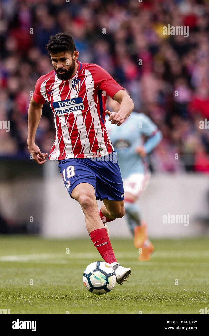 Diego Costa (Atletico de Madrid) steuert die Kugel La Liga Match zwischen Atletico de Madrid gegen Celta de Vigo am Wanda Metropolitano Stadion in Madrid, Spanien, 11. März 2018. Credit: Gtres Información más Comuniación auf Linie, S.L./Alamy leben Nachrichten Stockfoto