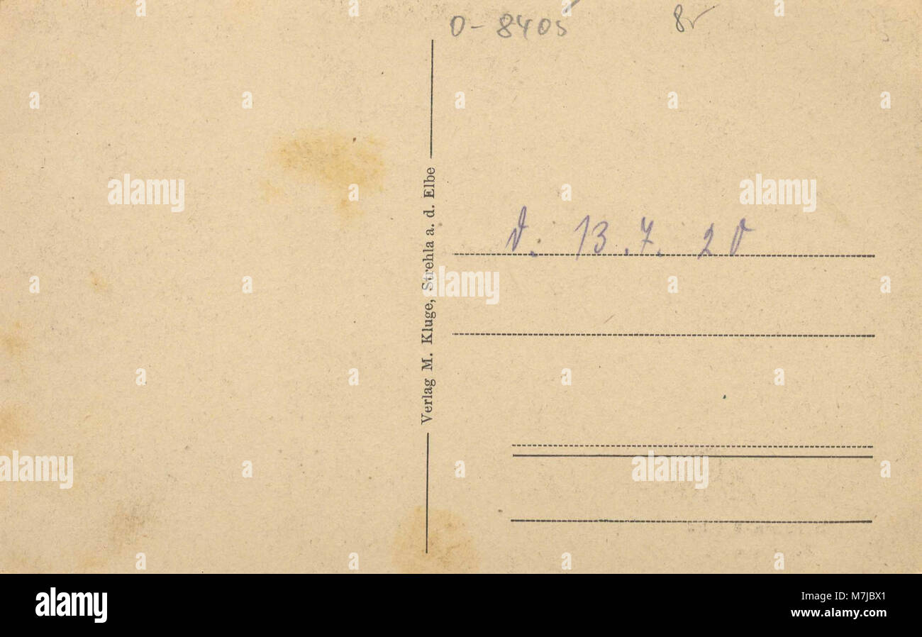 Postkartenbild des Schlosseingangs in Strehla, Sachsen, Deutschland. Das Foto zeigt die architektonischen Details des Eingangs und der Umgebung. Stockfoto