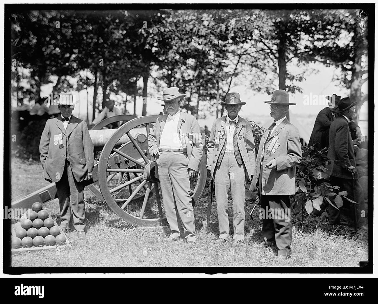 Die Gettysburg Reunion war eine Veranstaltung, bei der Veteranen der Großen Armee der Republik (G.A.R.) und der Vereinigten konföderierten Veteranen (U.C.V.) zusammenkamen, um das Erbe des Bürgerkriegs zu ehren. Stockfoto