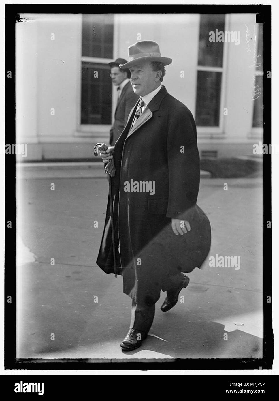 Dieses Bild ist ein Porträt von Albert Johnson, einem US-Repräsentanten aus Washington, der von 1913 bis 1927 diente. Er unterstreicht seine Rolle in der amerikanischen politischen Landschaft während des frühen 20. Jahrhunderts. Stockfoto