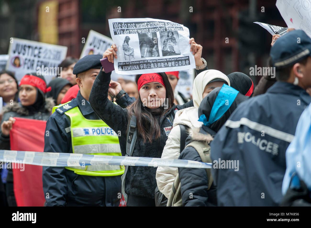 Gerechtigkeit für Erwiana Protest von Wanderarbeitnehmern Hong Kong. Ausländische Hausangestellte in Hongkong nehmen sie zu den Straßen marschieren Regierung Taxizentralen Stockfoto