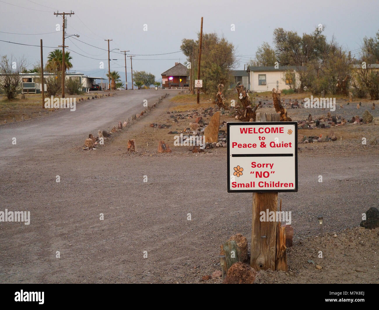 Tecopa Hot Springs, CA: 8 Aug 2016: ländlichen Motel bei Tecopa Hot Springs Resort in der Nähe des Death Valley in der kalifornischen Wüste. Stockfoto