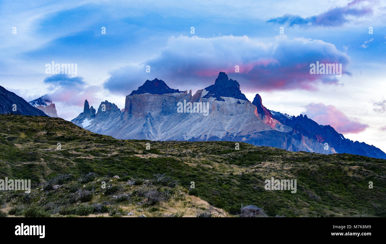 Cuerno Auftraggeber und dem Valle Frances, Torres del Paine Nationalpark. Patagonien, Chile Stockfoto