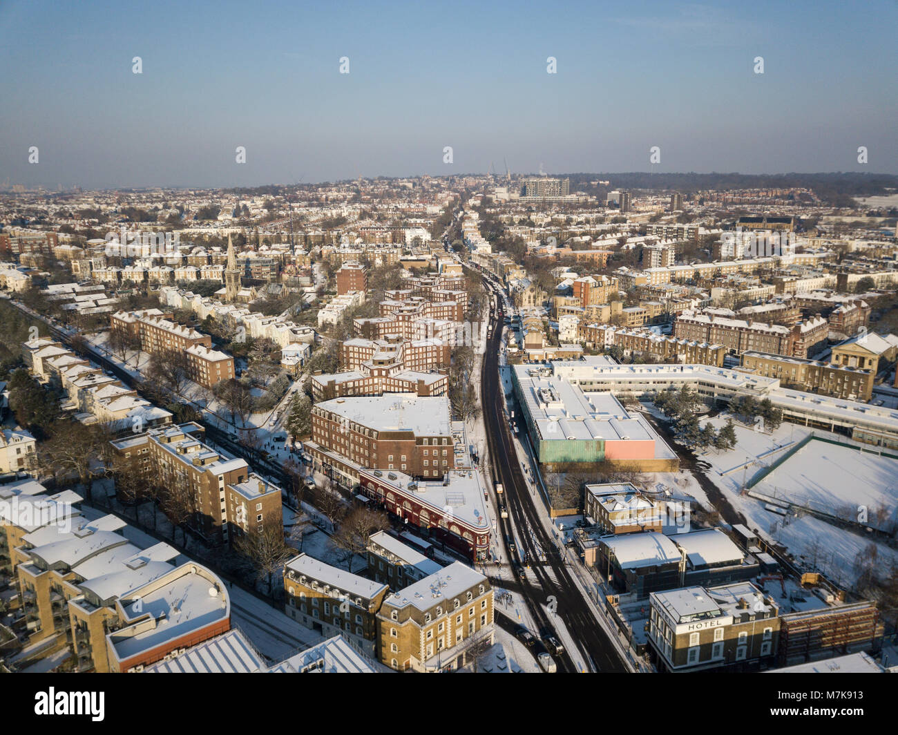 Luftaufnahme von Camden Town borough bei Schneefall in London 2018 Stockfoto