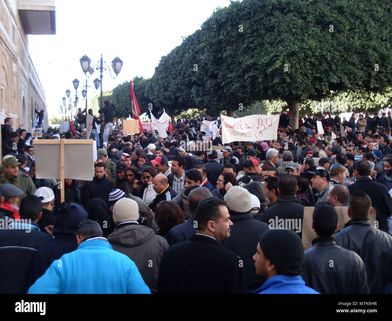 Ein historisches Foto, das die „Caravane de la Libération“ zeigt, die zweite Karawane, die an die Befreiung erinnert und die nationale Einheit nach einer Periode des Konflikts symbolisiert. Stockfoto