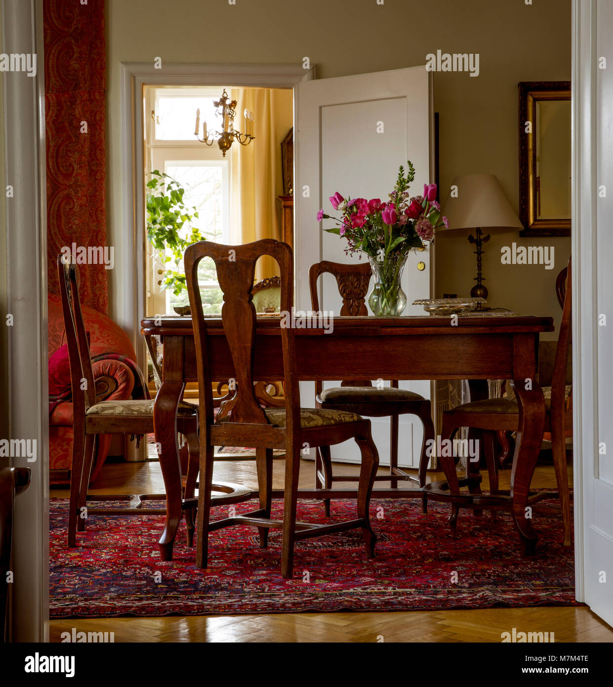 Stil zimmer -Fotos und -Bildmaterial in hoher Auflösung – Alamy