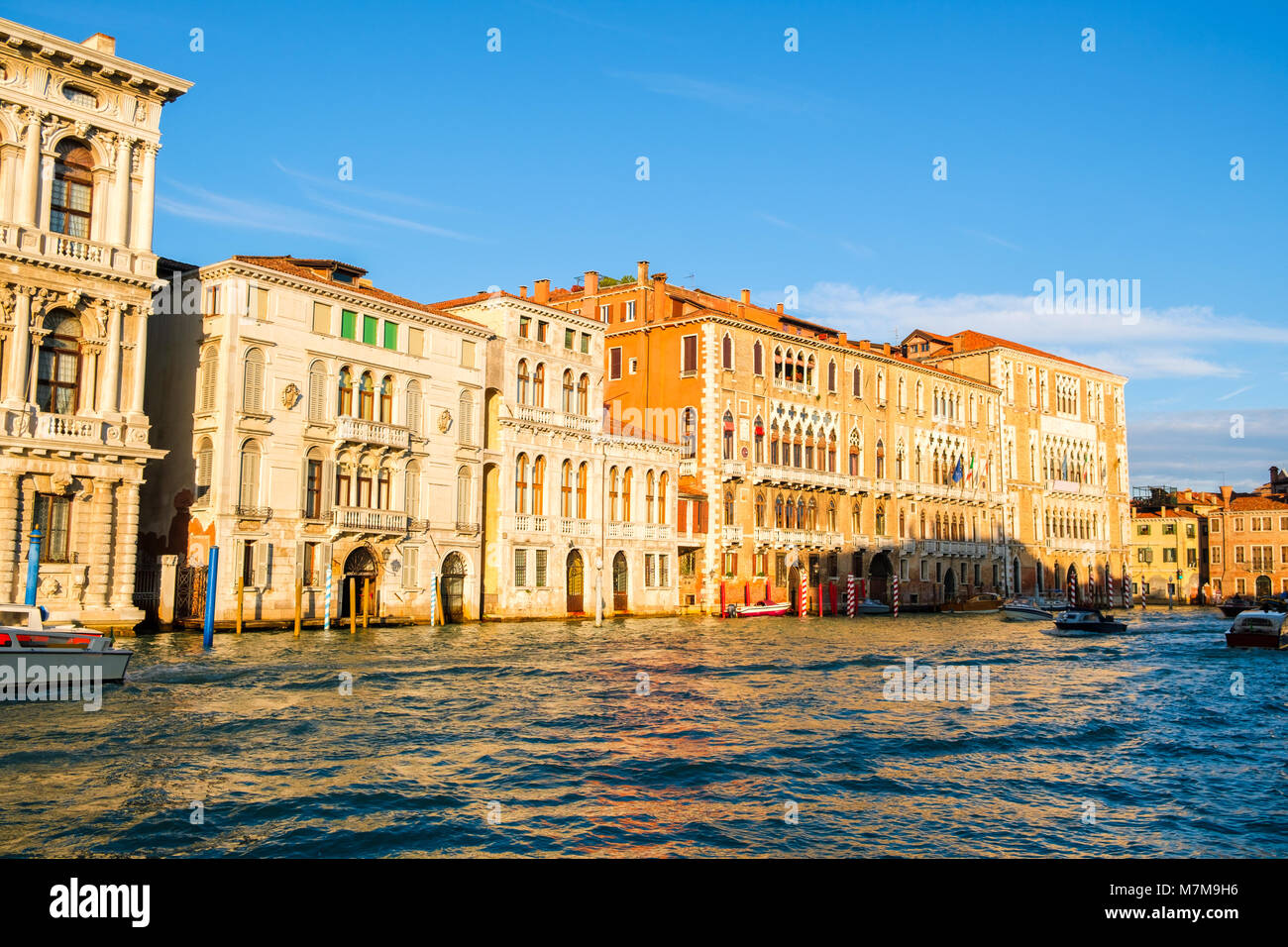 Antike Architektur traditionelles Gebäude in Canal Grande, Venedig. Italien Stockfoto