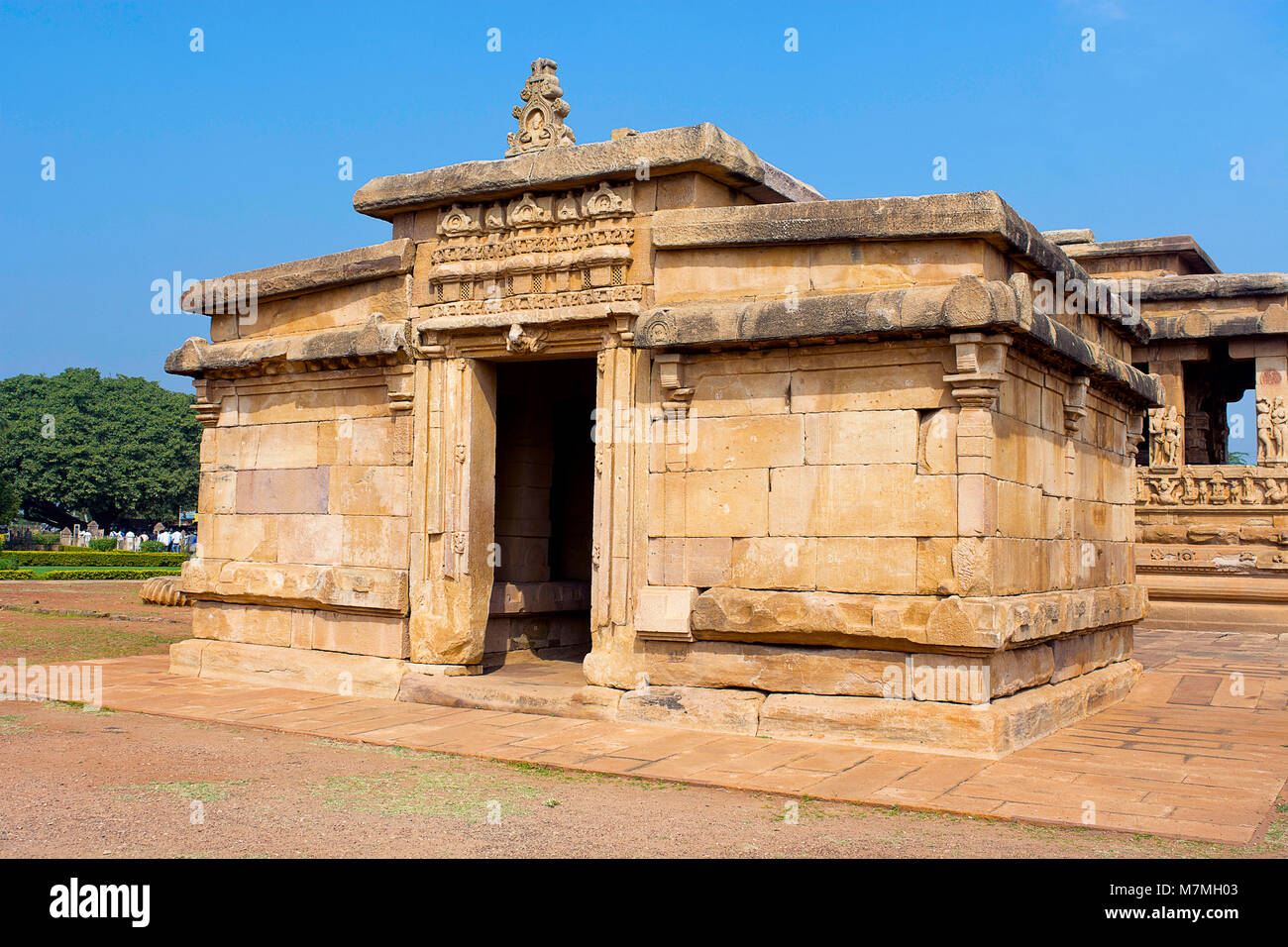 Tor Typ Struktur in der Nähe von Durga Temple, Aihole, Bagalkot, Karnataka, Indien Stockfoto
