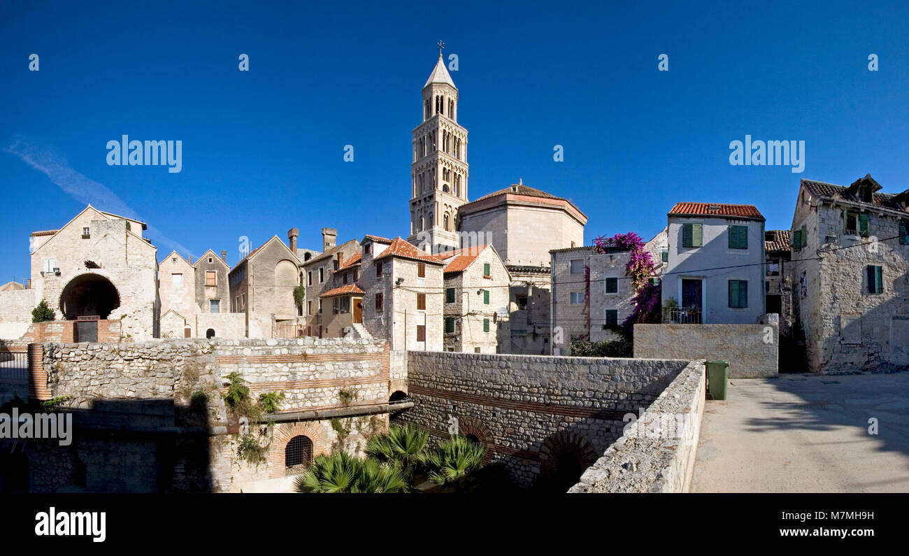 Der Diokletianspalast ist ein Gebäude in Split, Kroatien, dass durch den römischen Kaiser Diokletian zu Beginn des vierten Jahrhunderts gebaut wurde. Stockfoto