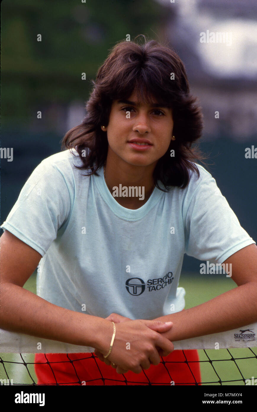 Porträt der argentinischen Tennisspielerin Gabriella Sabatini. Eastbourne, England. Anfang 1980s. Stockfoto