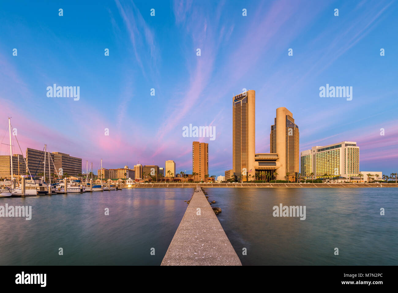 Corpus Christi, Texas, USA Skyline in der Bucht. Stockfoto