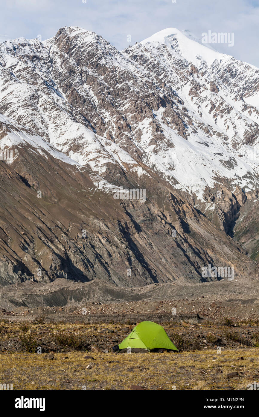 Einsame Hütte in das Tien Shen Berge in Kirgisistan. Stockfoto