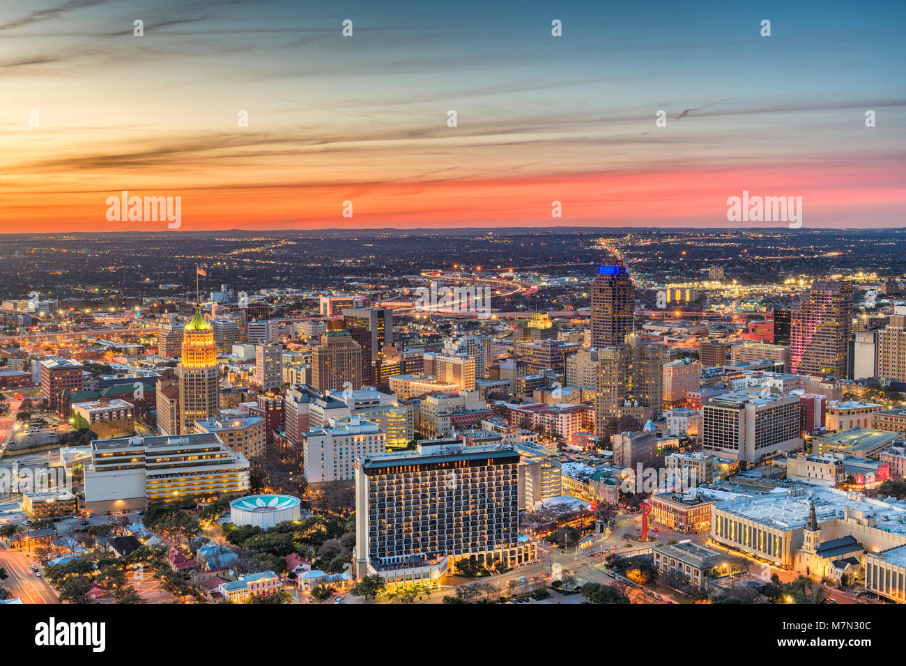 San Antonio, Texas, USA die Skyline in der Dämmerung. Stockfoto