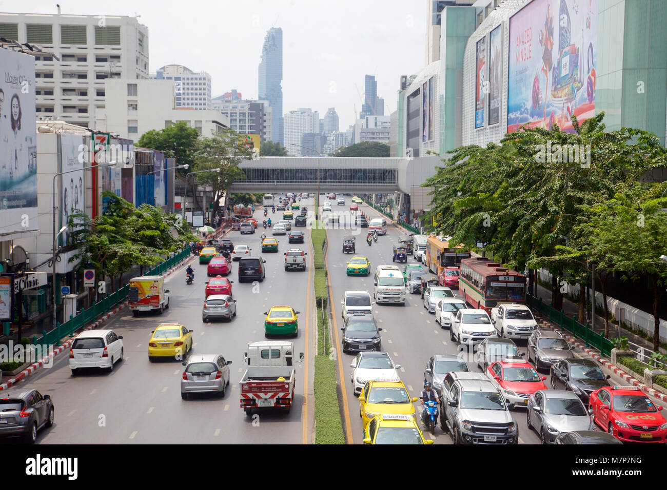 Der Verkehr im Zentrum von Bangkok, Thailand Stockfoto