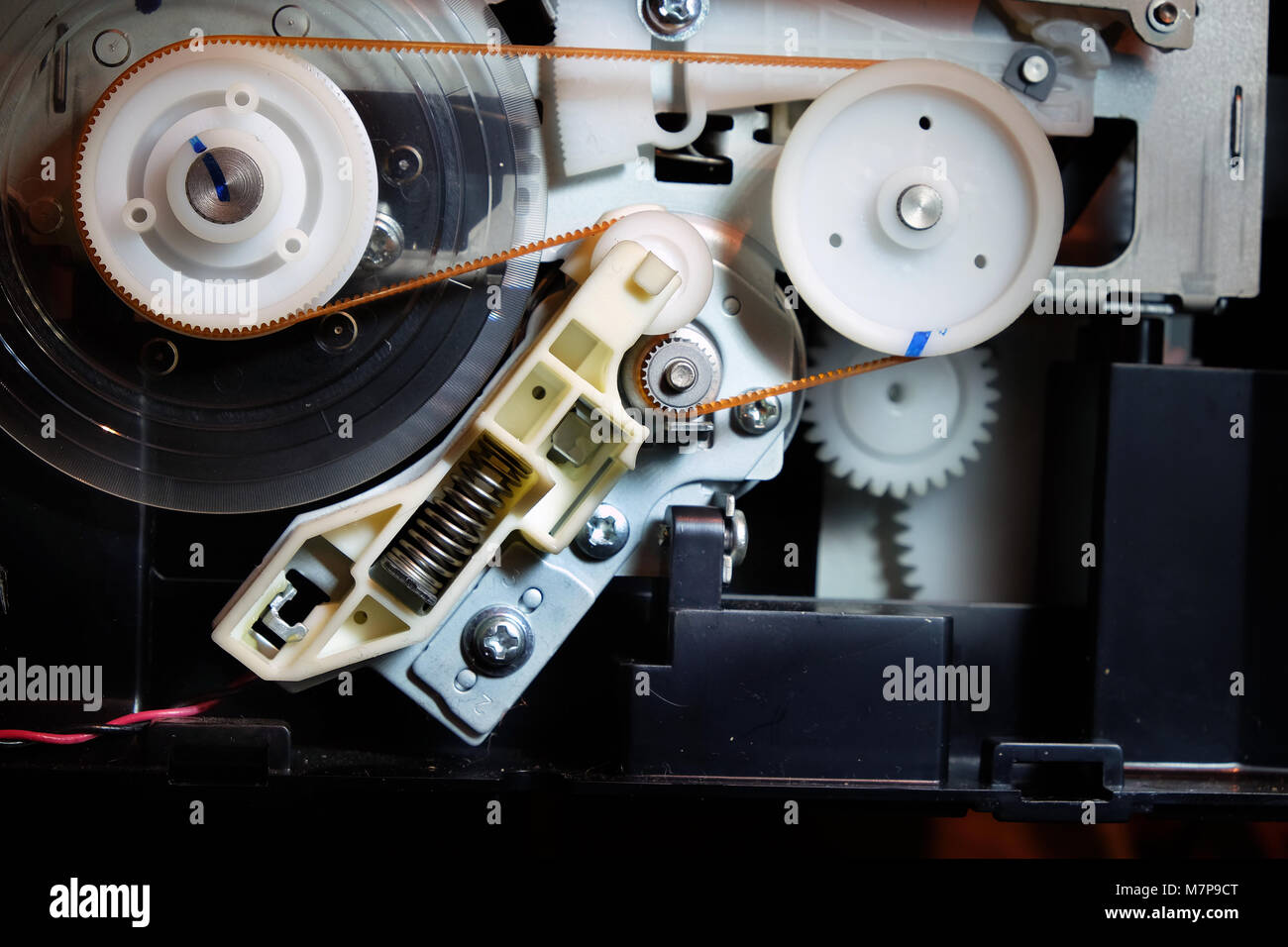 In der Nähe Bild von Getriebe und Zahnräder in einem Computer Drucker für extreme Genauigkeit der Bewegung. Stockfoto