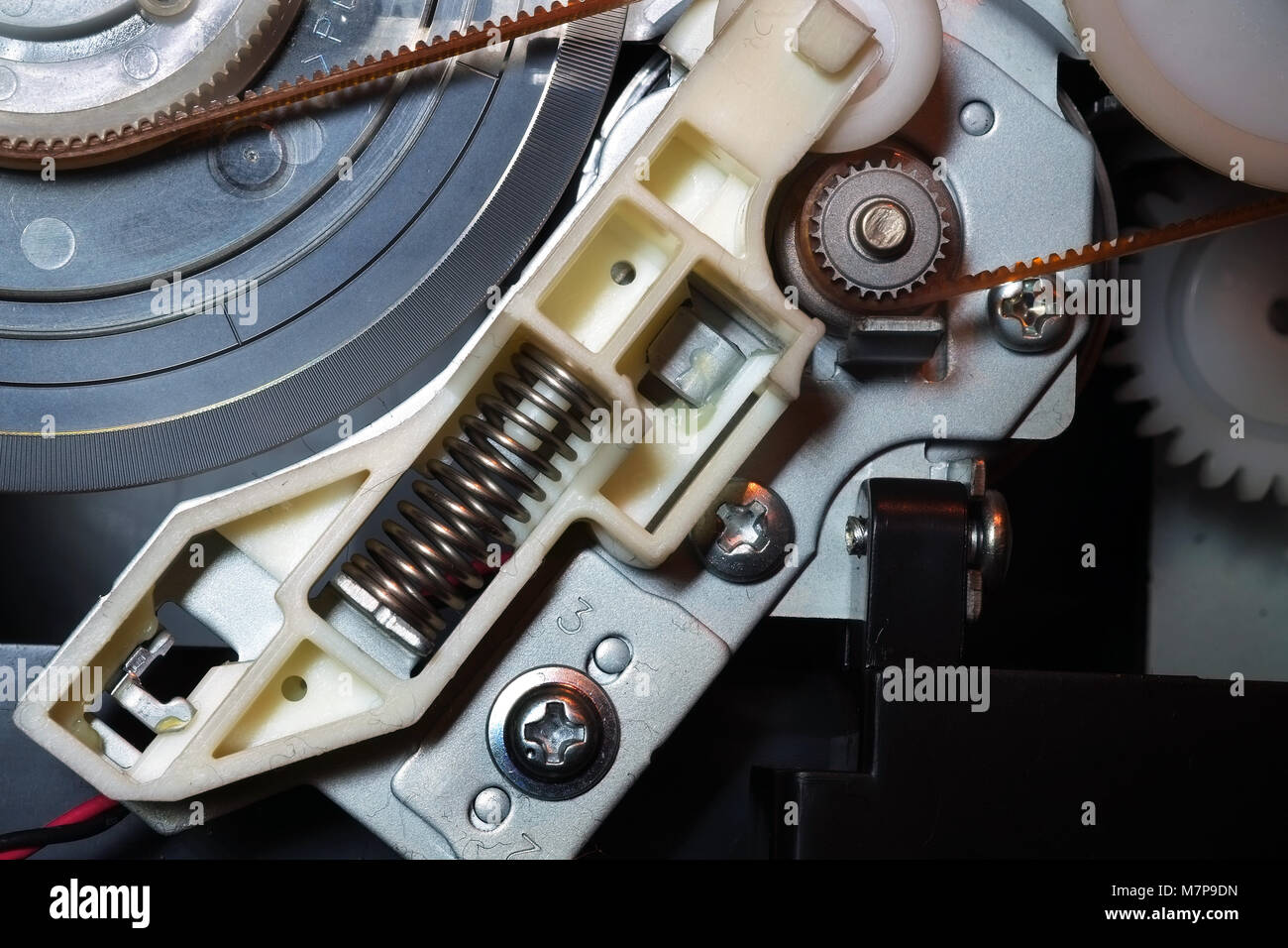 In der Nähe Bild von Getriebe und Zahnräder in einem Computer Drucker für extreme Genauigkeit der Bewegung. Stockfoto