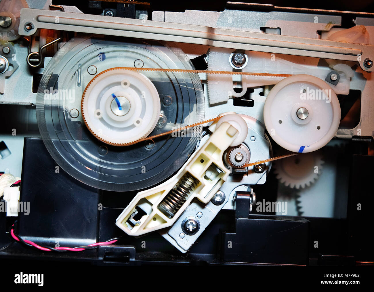 In der Nähe Bild von Getriebe und Zahnräder in einem Computer Drucker für extreme Genauigkeit der Bewegung. Stockfoto