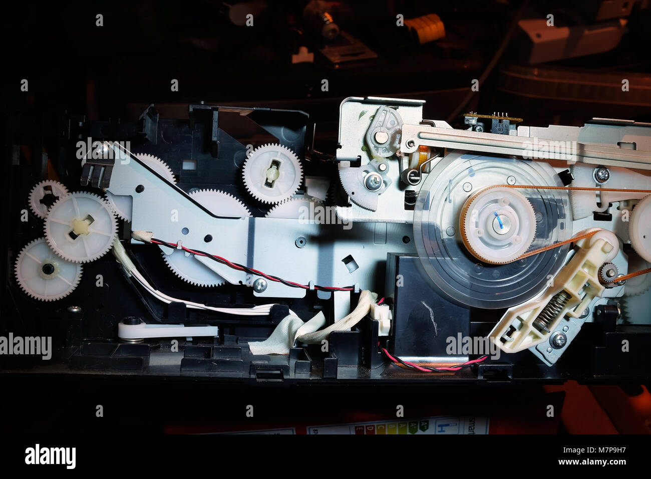 In der Nähe Bild von Getriebe und Zahnräder in einem Computer Drucker für extreme Genauigkeit der Bewegung. Stockfoto