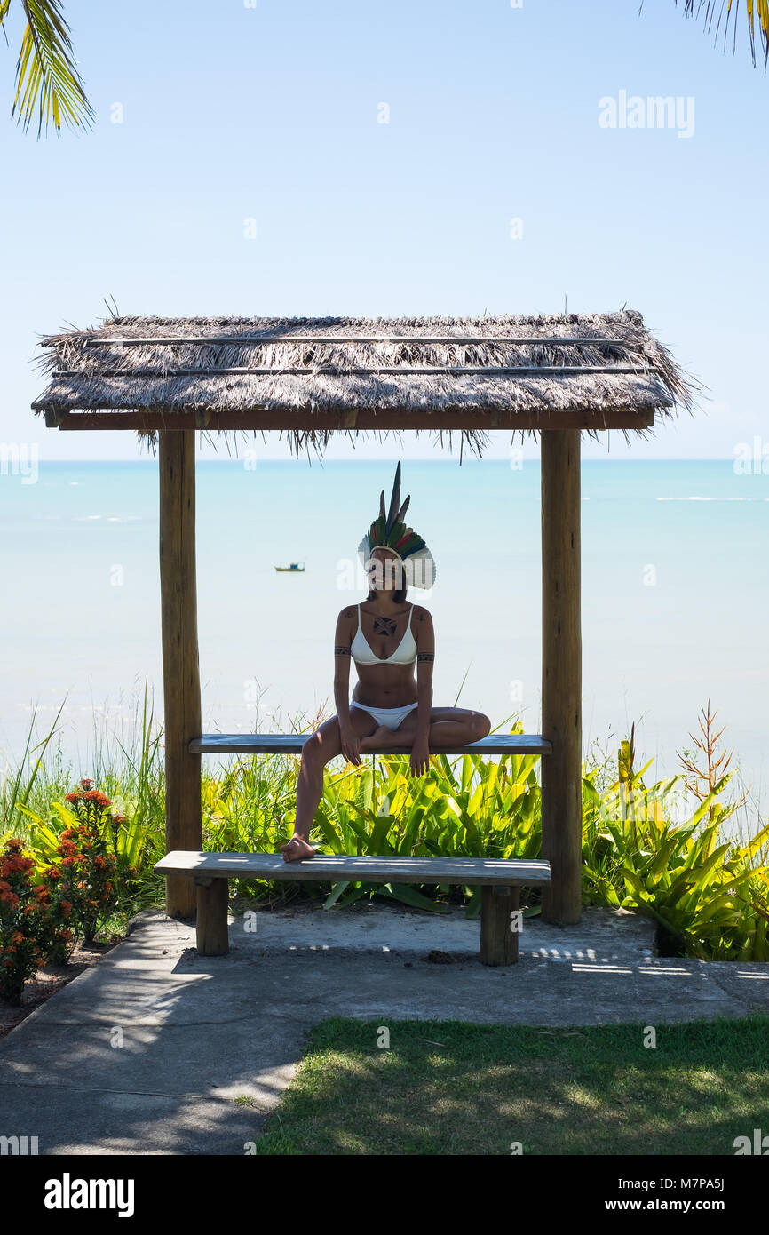 Schöne junge einheimische Pataxo Frau in Bahia, Brasilien Stockfoto