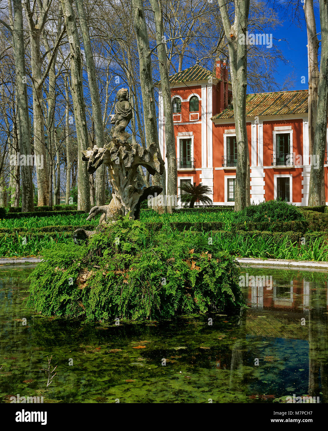 Schloss und Gärten von Moratalla (Jahr 1918), Gärten, die von dem französischen Ingenieur entwickelt J.C.N. Forestier und als künstlerische Garten 1983 Hornachue Stockfoto