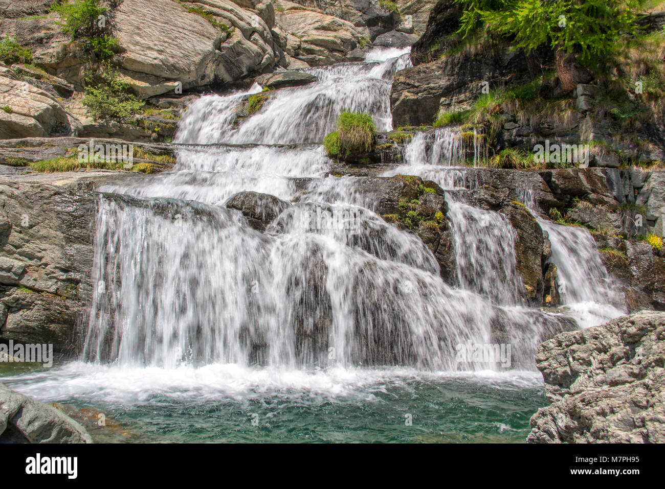 Lillaz Wasserfälle in der Nähe von Sarre, Nationalpark Gran Paradiso, Aosta Tal in den Alpen, Italien Stockfoto