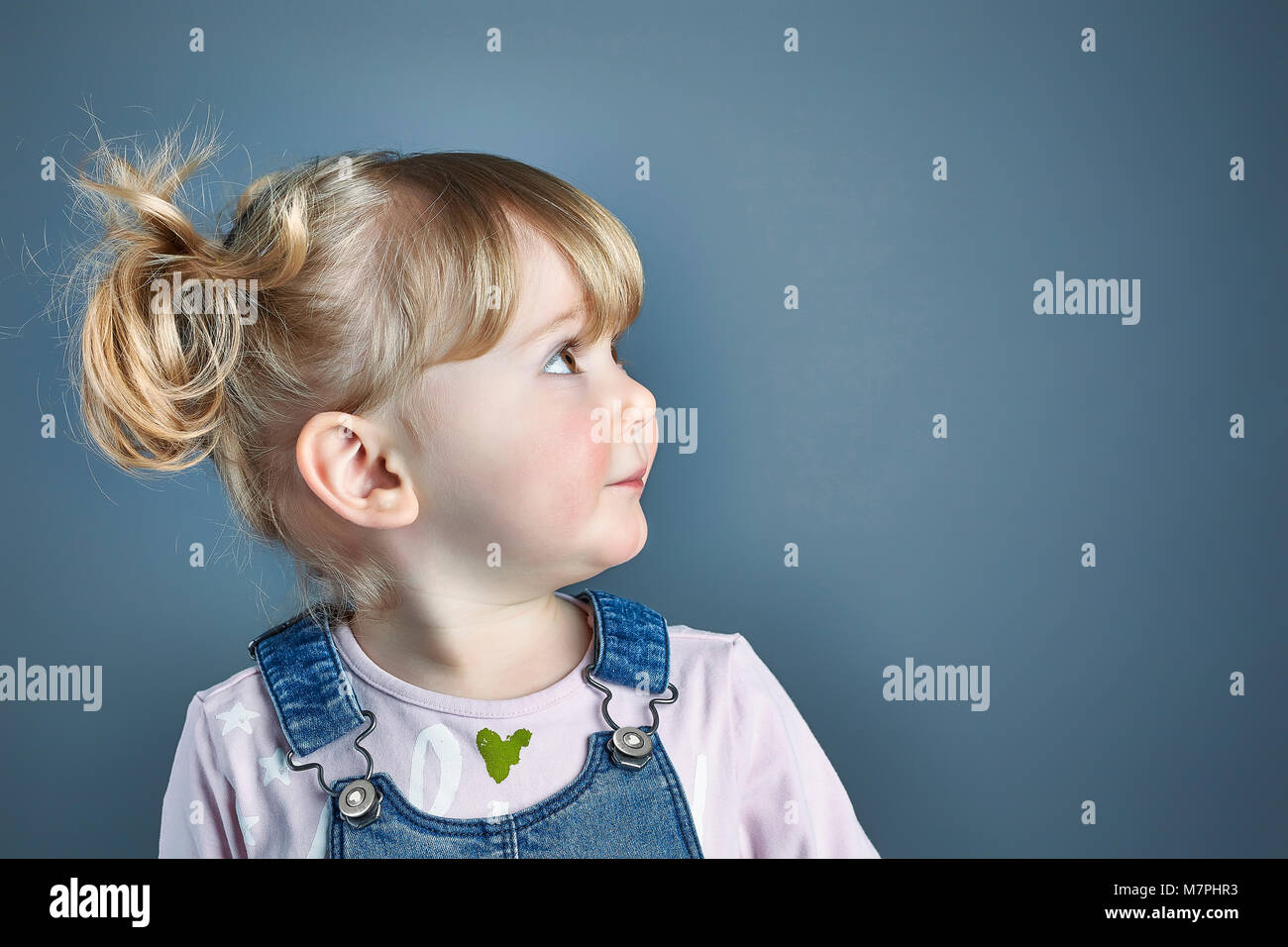 Kleines Kind Portrait studio Shot Stockfoto