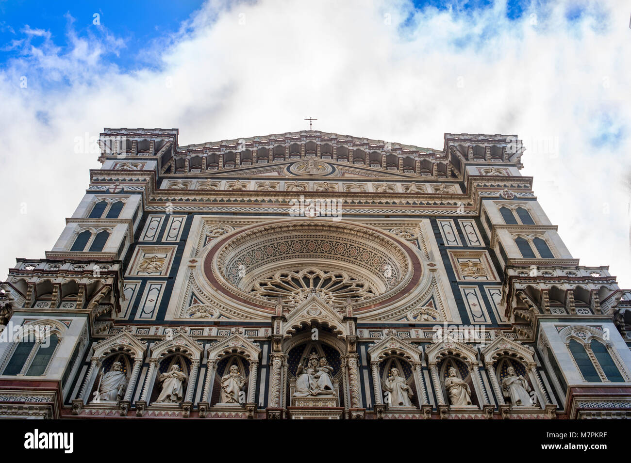 Die Kathedrale Santa Maria del Fiore in Englisch "Kathedrale der Heiligen Maria von der Blume") ist die wichtigste Kirche von Florenz, Italien. Il Duomo di Firenze Stockfoto
