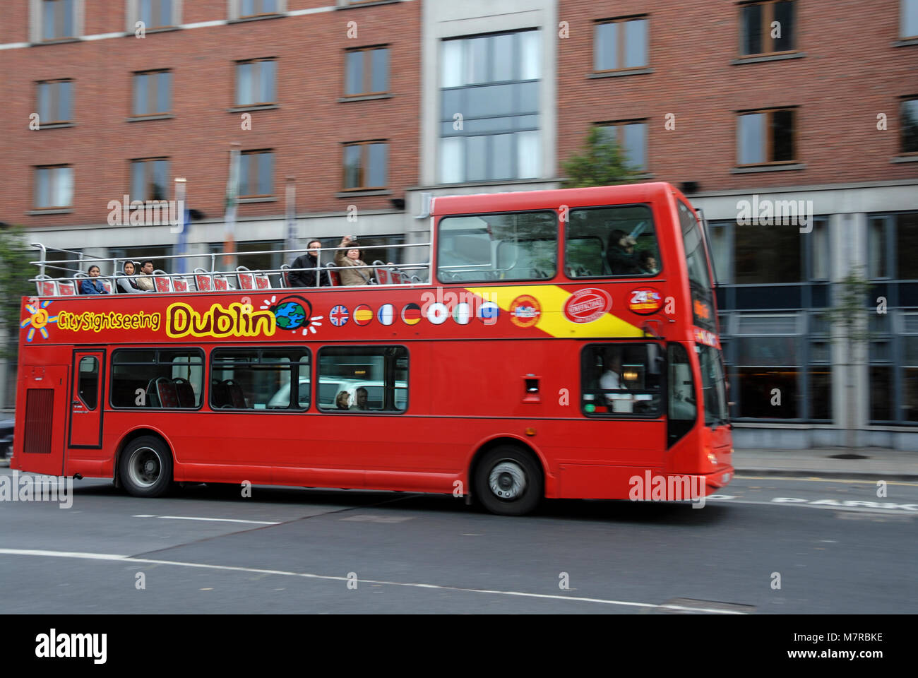 Ein Doppeldecker touristische Hop-on/Hop-off-Bus in Dublin, im südlichen Irland Stockfoto