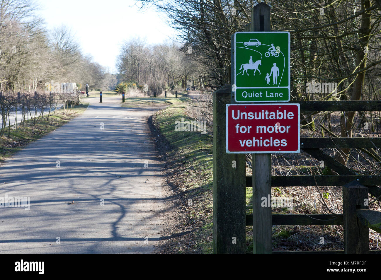 Ruhige Spur und Zeichen, Devil's Punchbowl Hindhead, Surrey, Großbritannien Stockfoto