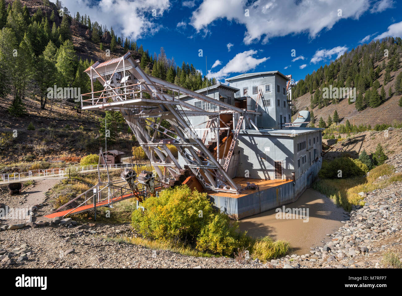 Yankee Gabel Gold Bagger, Bonanza City Ghost Town, Yankee Gabel des Salmon River, Custer Autobahn Abenteuer Straße, Salmon-Challis Natl Wald, Idaho, USA Stockfoto