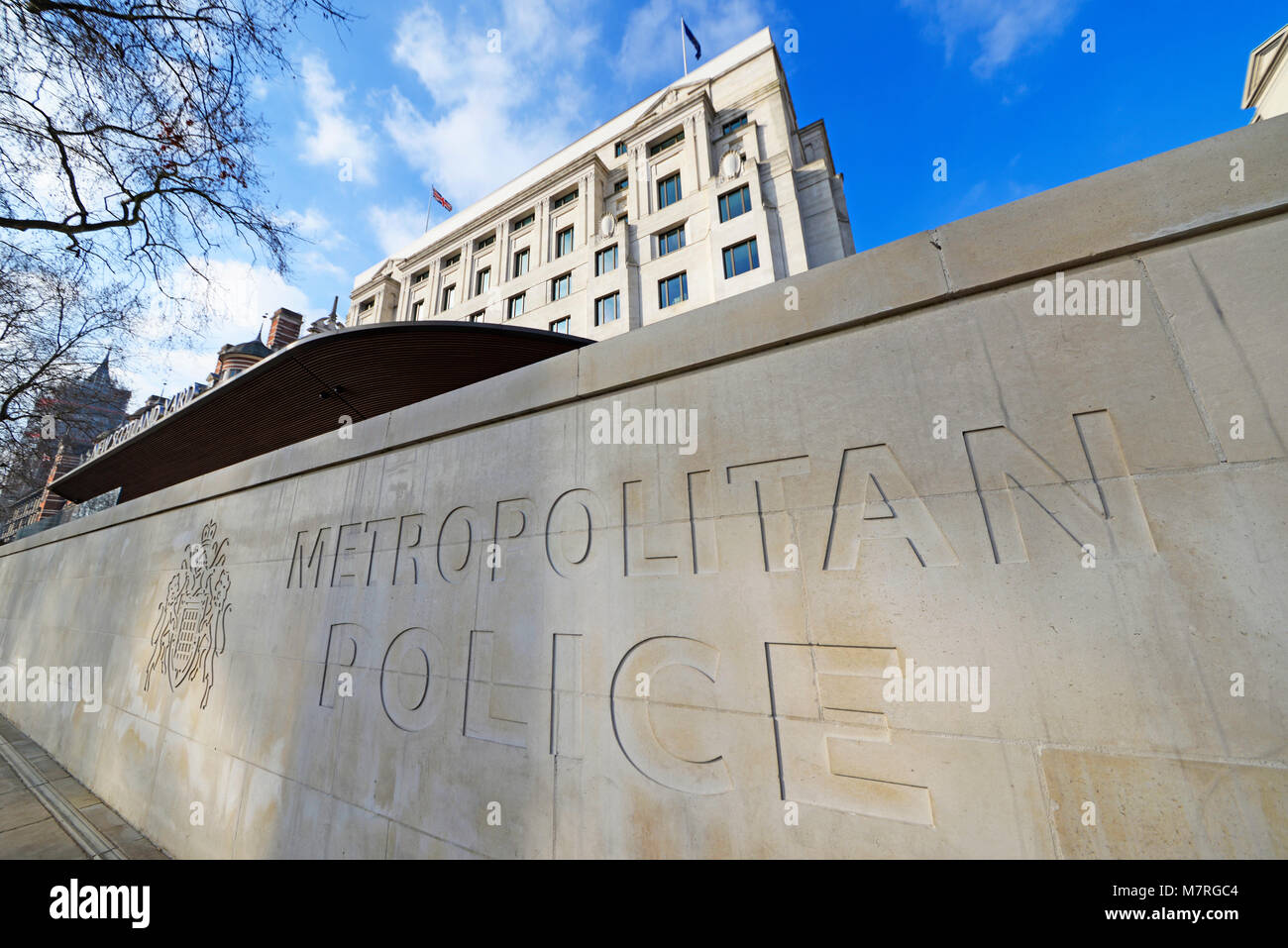 New Scotland Yard Metropolitan Police Hauptquartier am Victoria Embankment, London, Großbritannien. Curtis Green Building Stockfoto