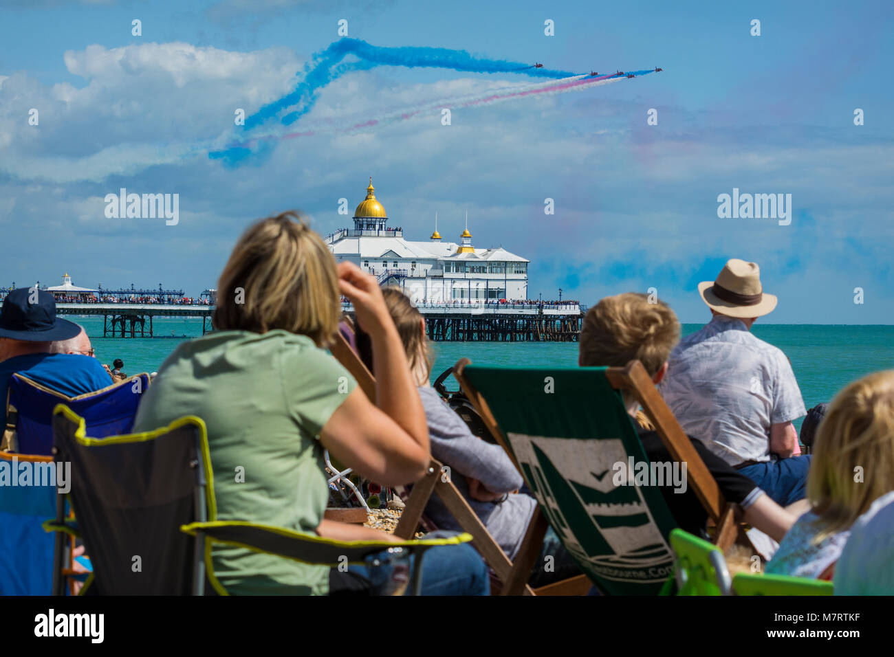 Massen an der Eastbourne Air Show Stockfoto