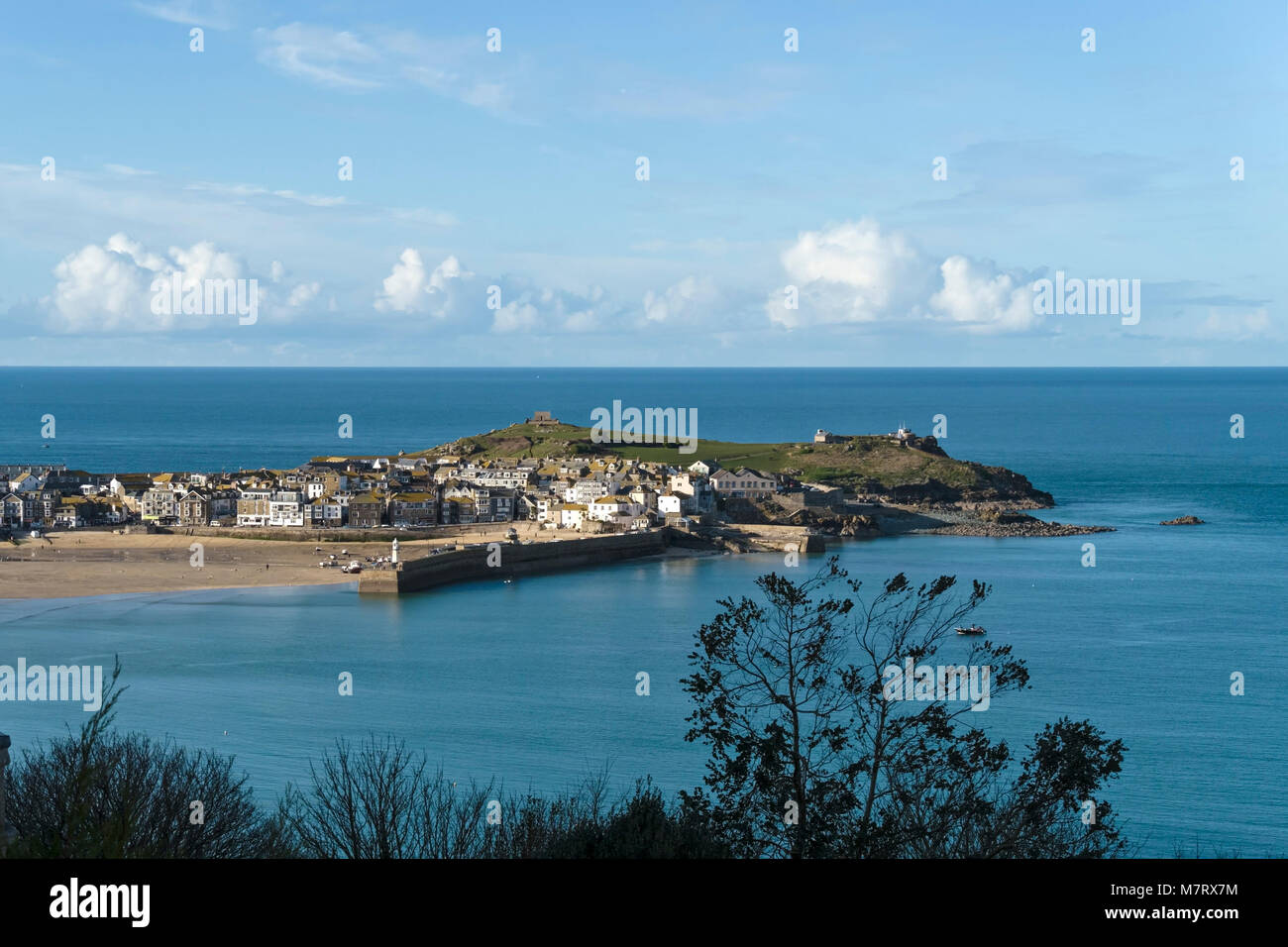 Der Cornish Stadt am Meer und Hafen von St. Ives in Cornwall, England, Großbritannien Stockfoto