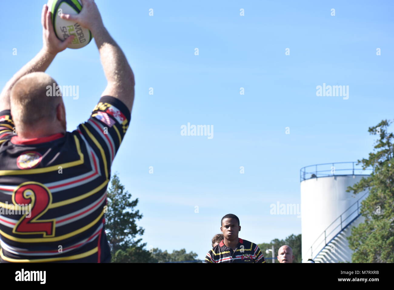 Rugby Team bereitet sich auf ein Line-out. Stockfoto