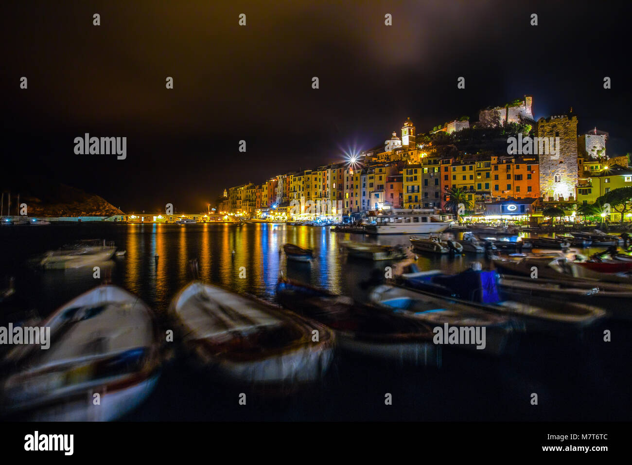 Portovenere bei Nacht/kleinen Hafen in der Nähe der Cinque Terre, La Spezia, Italien/Hafen/Stadt / pro Nacht/ Landschaft/ Nacht Stockfoto